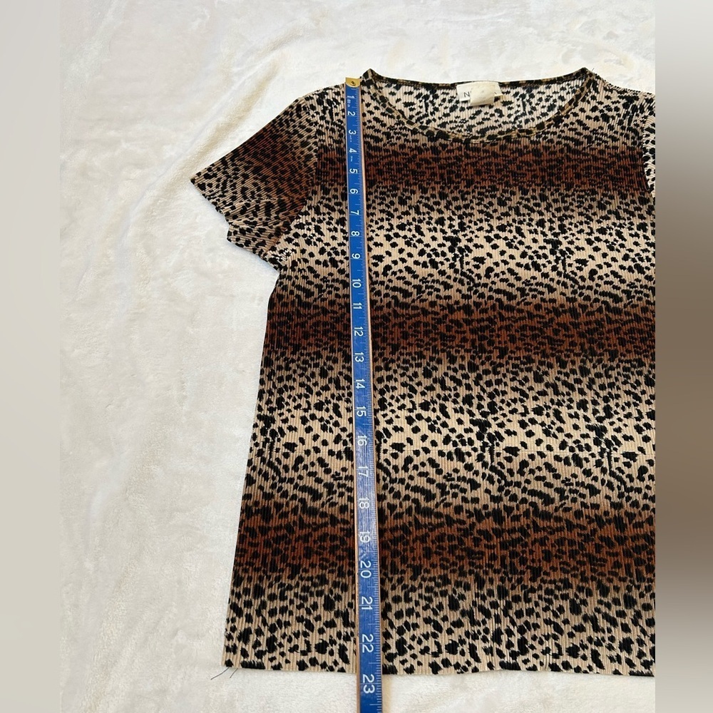 Nicola Animal Print Crinkle Knit Blouse - Picture 8 of 8